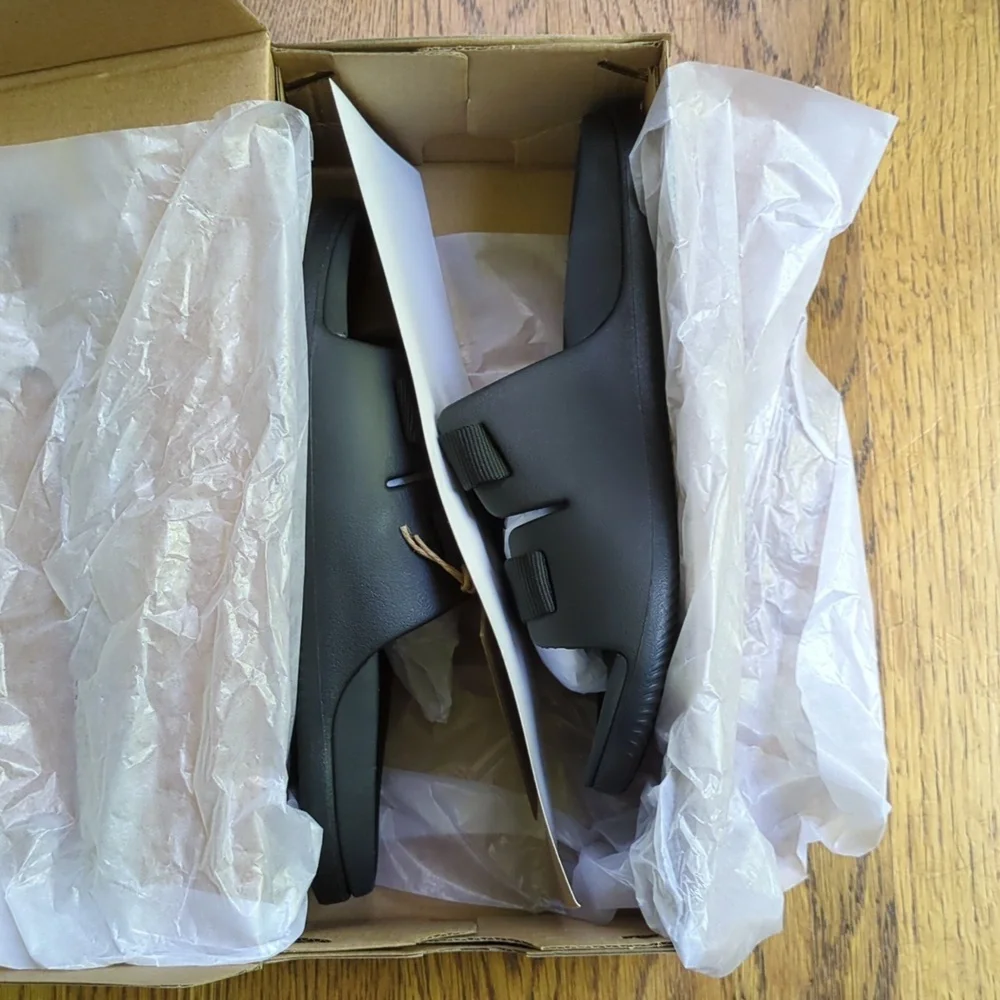NIB Chaco Chillos Slide Sandals Black Adjustable Strap Sandal Kids Size 4